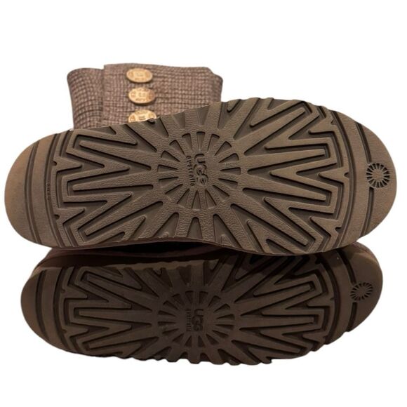 Ugg Australia Classic Cardy Boot Sheepskin Knit Tan Buttons Women's Size 6 - Picture 3 of 4